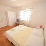 شقة Jakov *