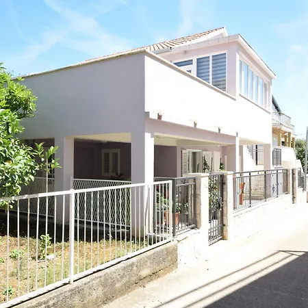 Jakov Apartment *
